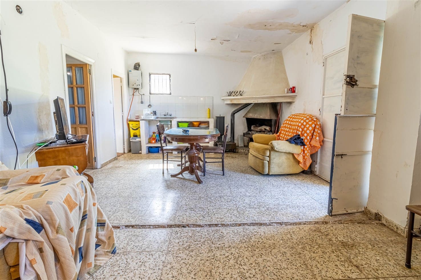 10 soveværelse Finca/Landehus til salg i Almegijar med garage - € 100.000 (Ref: 9805797)