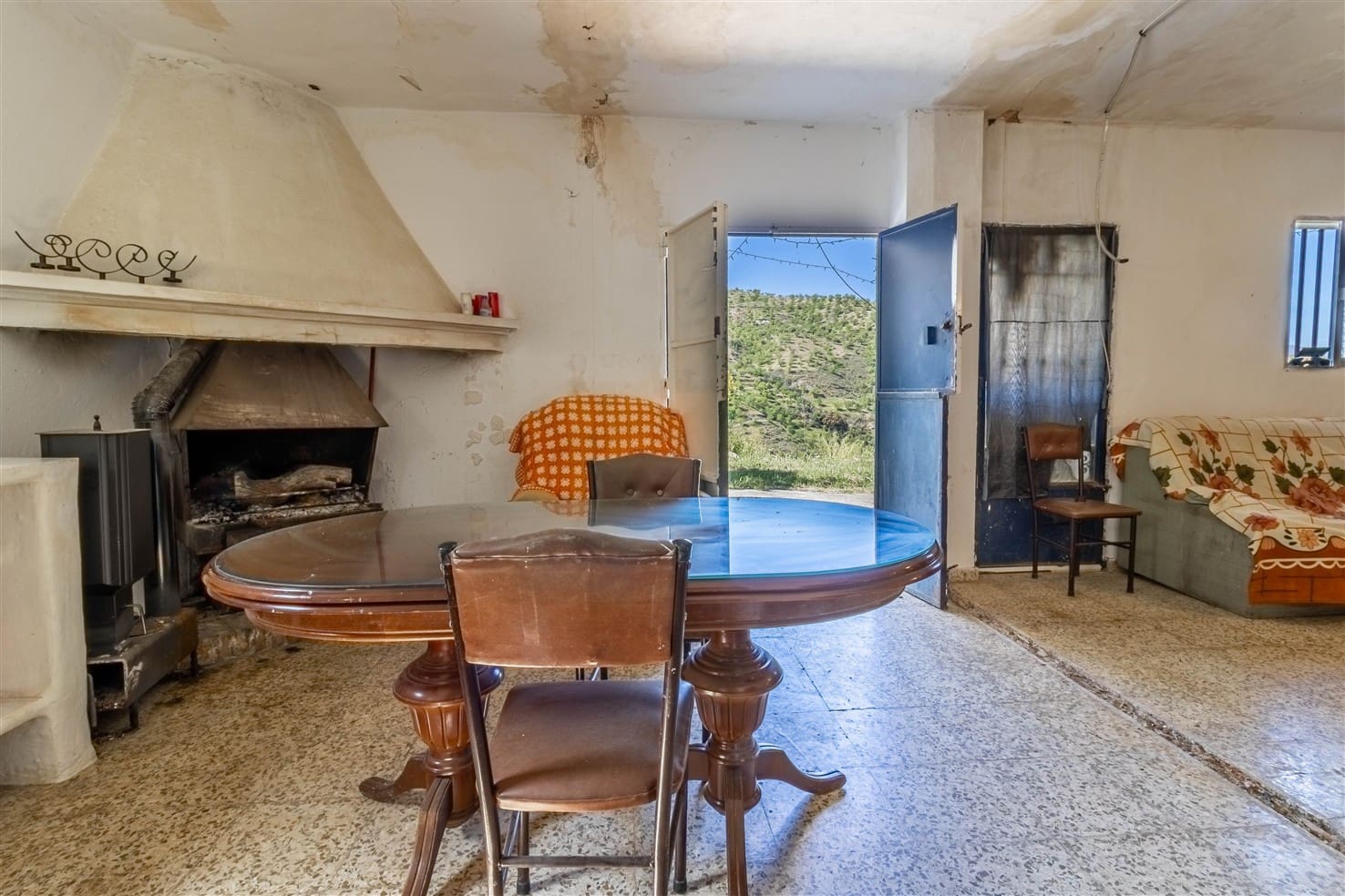 10 soveværelse Finca/Landehus til salg i Almegijar med garage - € 100.000 (Ref: 9805797)