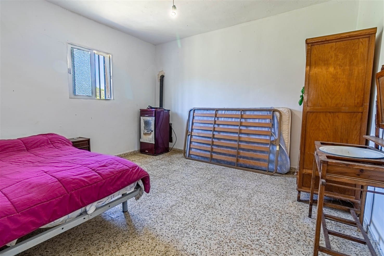 10 soveværelse Finca/Landehus til salg i Almegijar med garage - € 100.000 (Ref: 9805797)