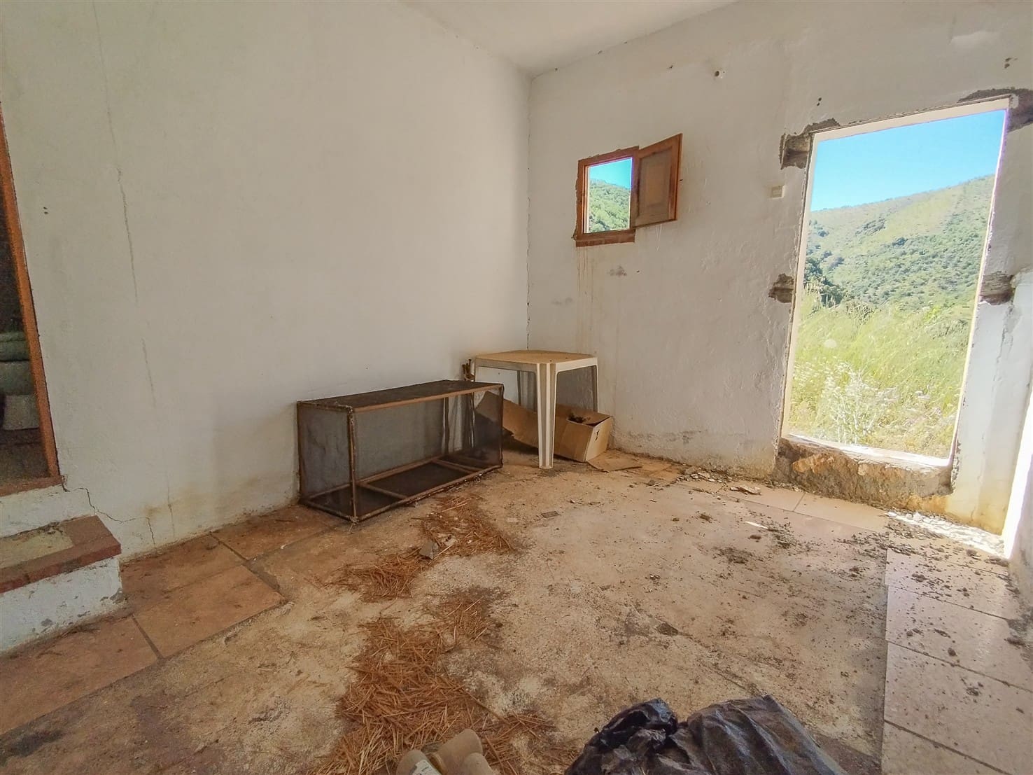 10 soveværelse Finca/Landehus til salg i Almegijar med garage - € 100.000 (Ref: 9805797)