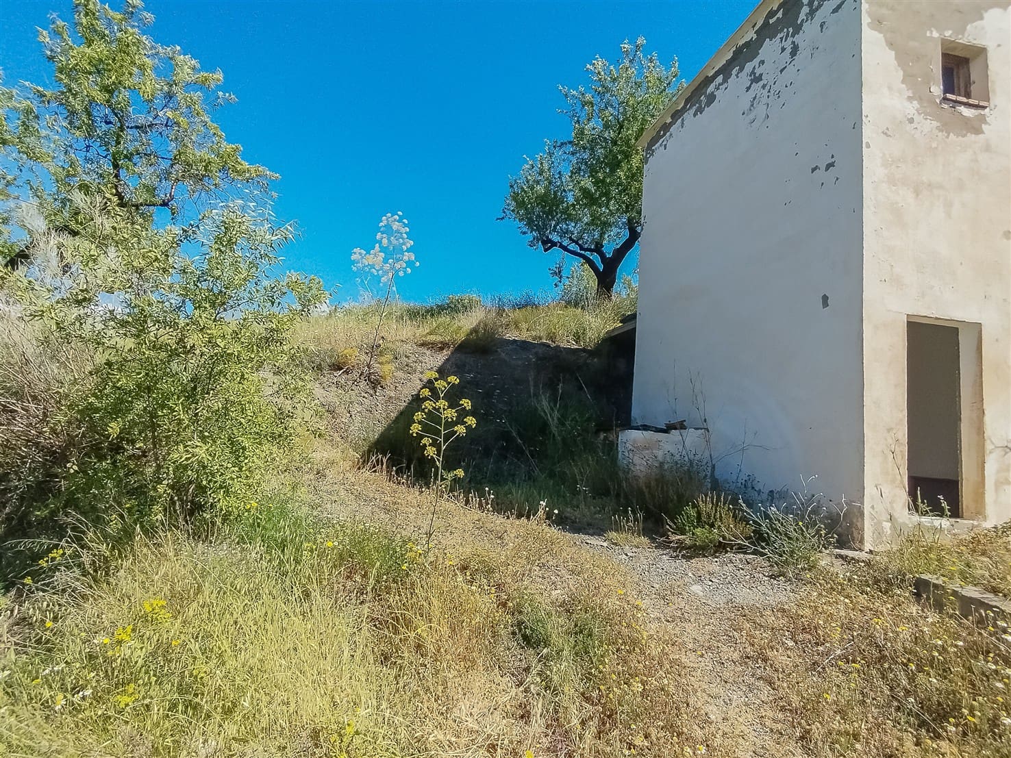 10 soveværelse Finca/Landehus til salg i Almegijar med garage - € 100.000 (Ref: 9805797)