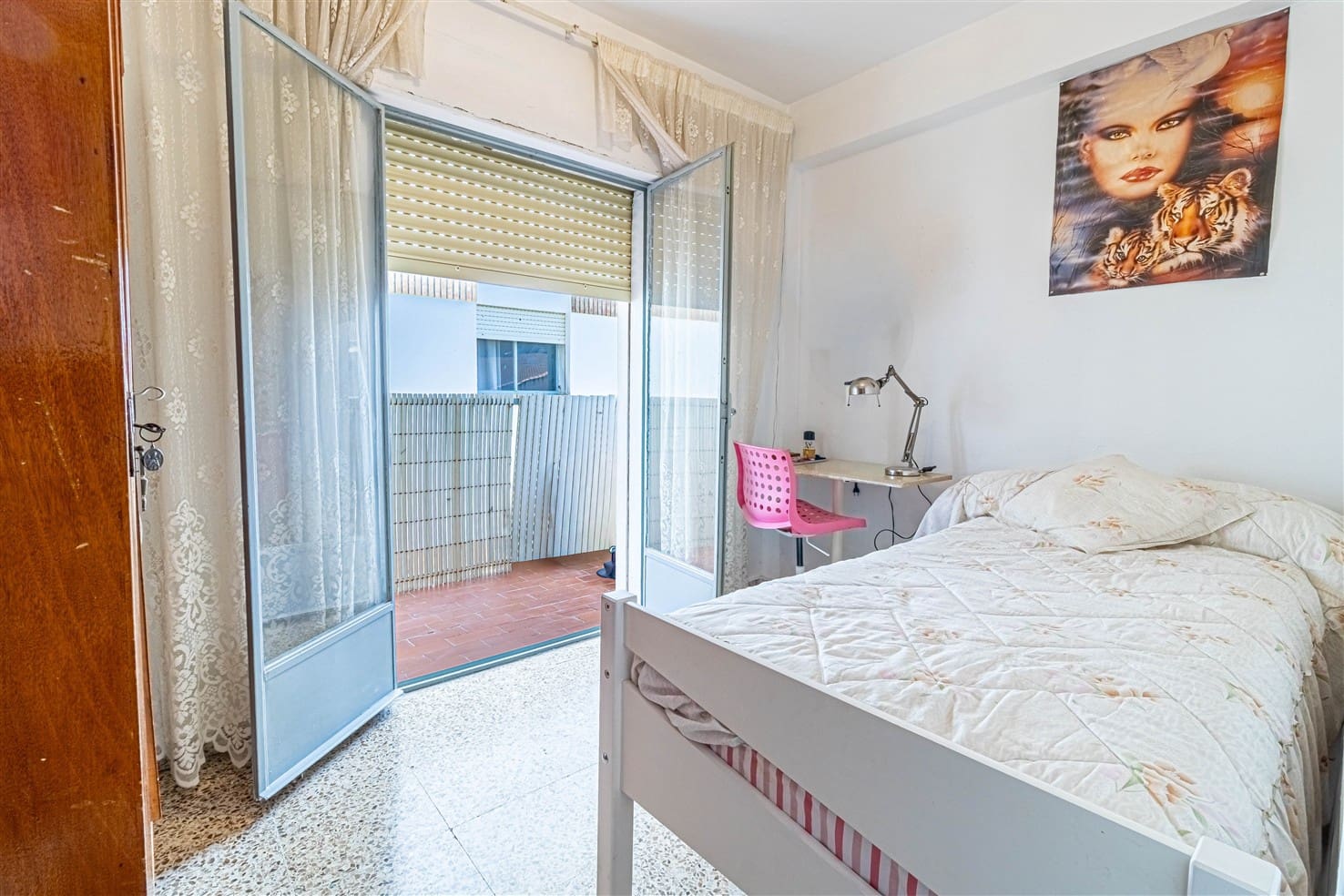 4 bedroom Apartment for sale in Orgiva - € 72,000 (Ref: 9874380)