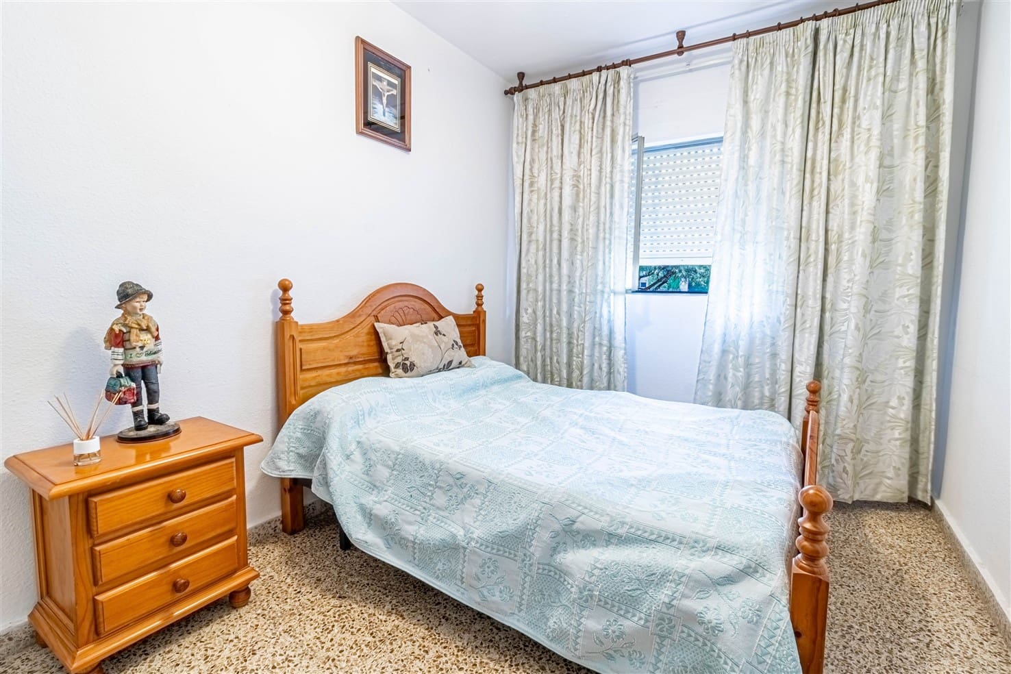 4 bedroom Apartment for sale in Orgiva - € 72,000 (Ref: 9874380)
