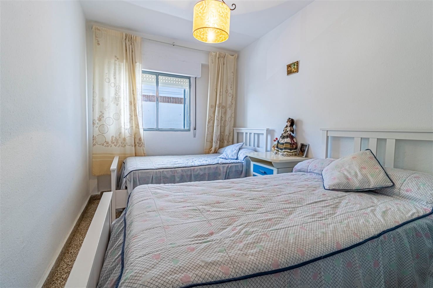 4 bedroom Apartment for sale in Orgiva - € 72,000 (Ref: 9874380)