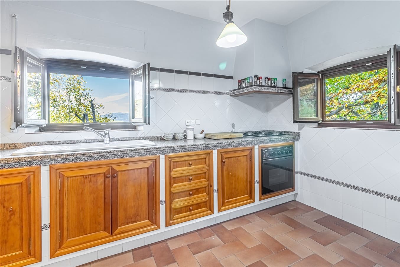 2 bedroom Finca/Country House for sale in Alpujarra de la Sierra with garage - € 250,000 (Ref: 9875276)
