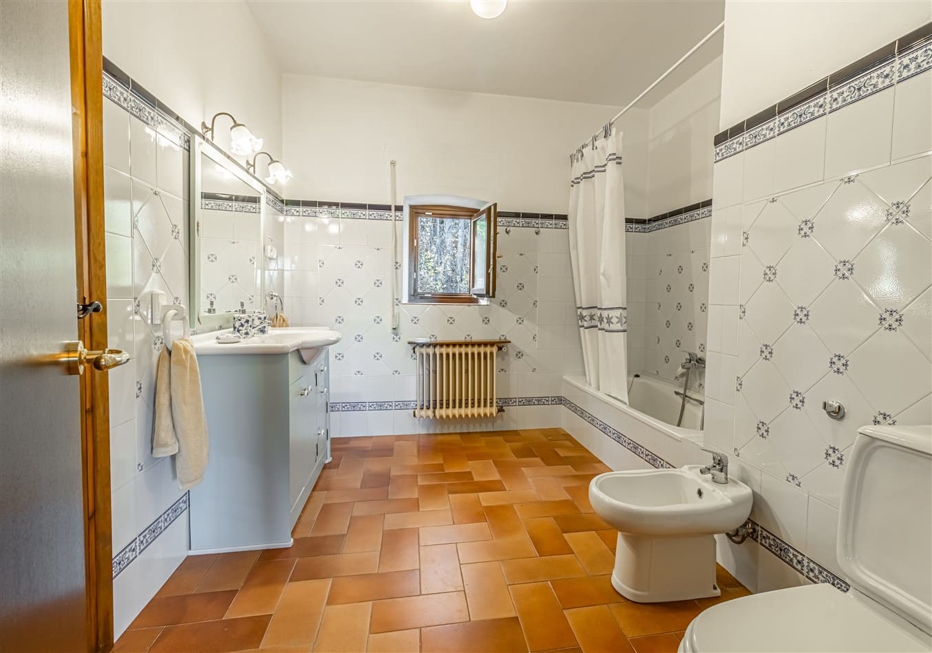 2 bedroom Finca/Country House for sale in Alpujarra de la Sierra with garage - € 250,000 (Ref: 9875276)