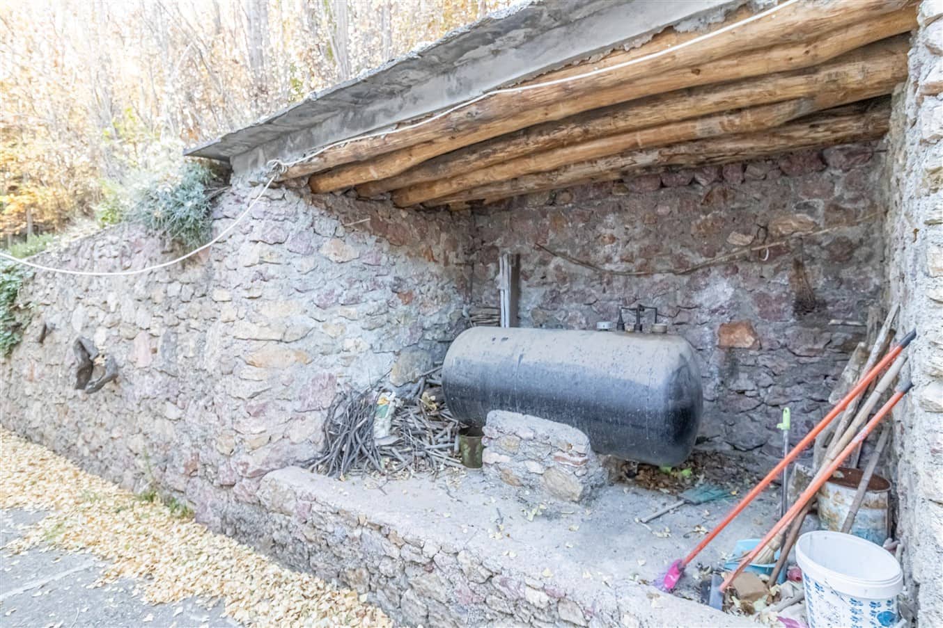 2 bedroom Finca/Country House for sale in Alpujarra de la Sierra with garage - € 250,000 (Ref: 9875276)