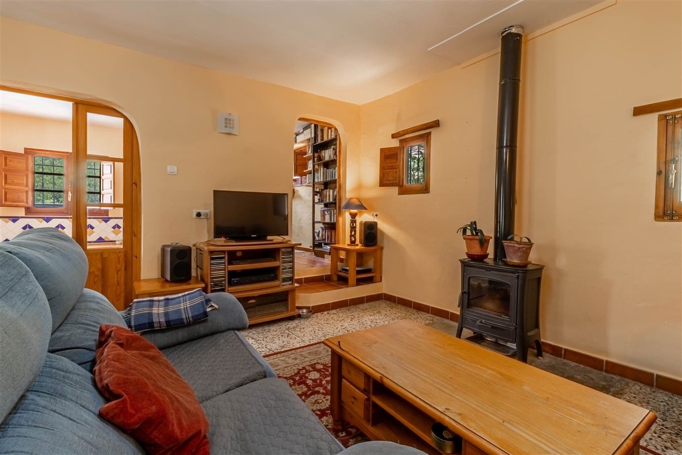 6 bedroom Finca/Country House for sale in Pampaneira with pool garage - € 275,000 (Ref: 9971677)