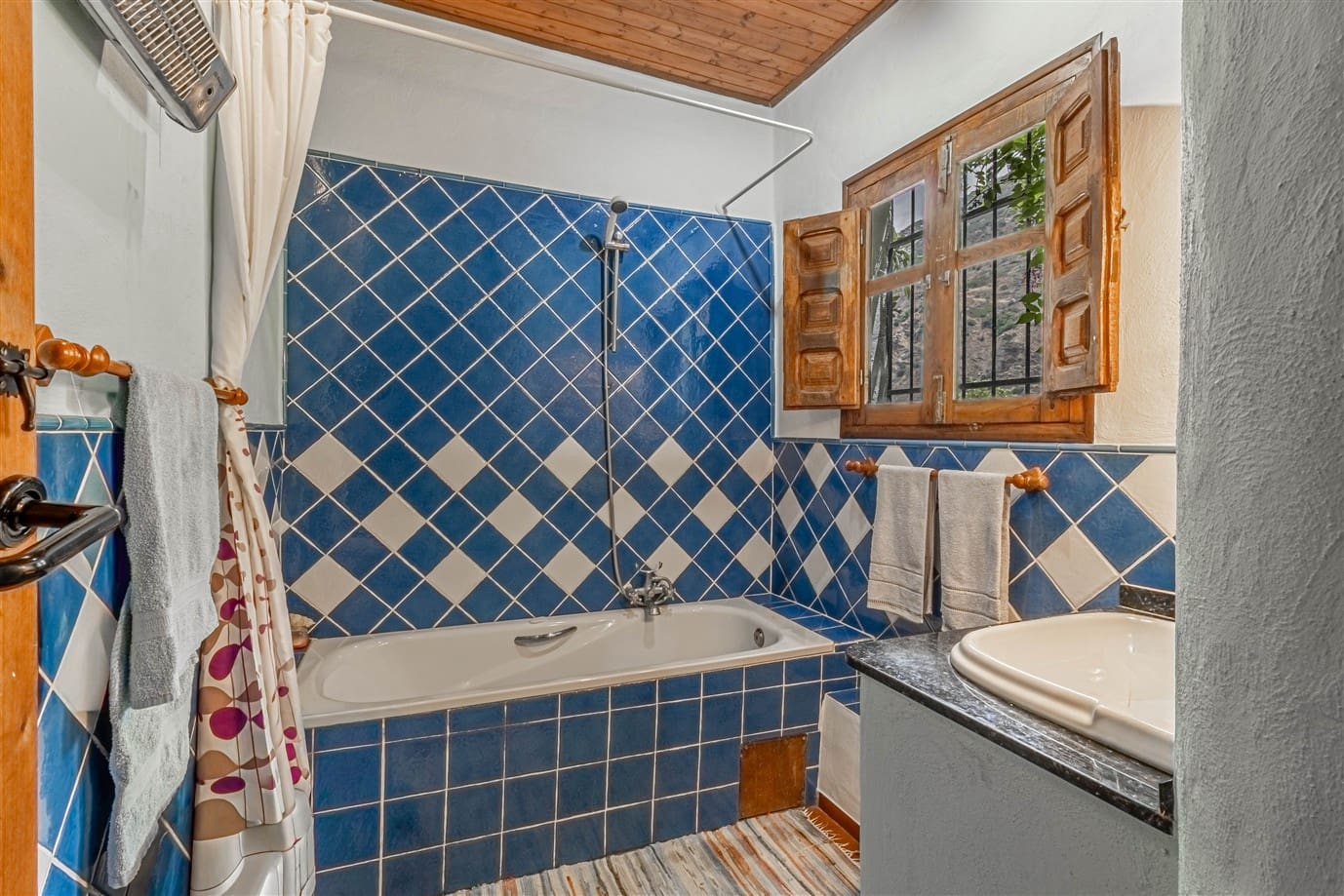 6 bedroom Finca/Country House for sale in Pampaneira with pool garage - € 275,000 (Ref: 9971677)