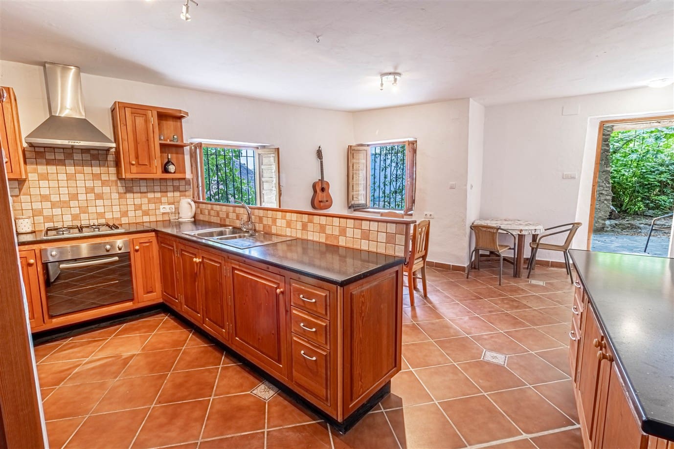 6 bedroom Finca/Country House for sale in Pampaneira with pool garage - € 275,000 (Ref: 9971677)