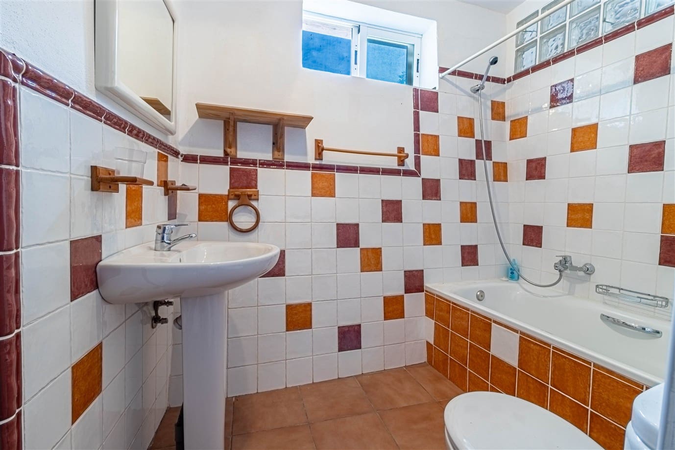 6 bedroom Finca/Country House for sale in Pampaneira with pool garage - € 275,000 (Ref: 9971677)