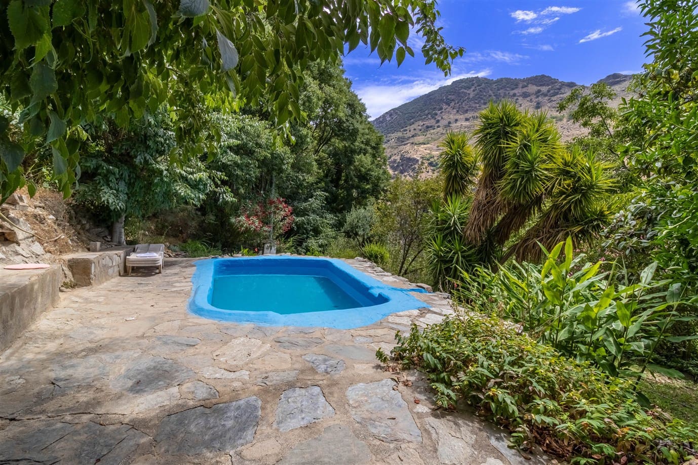 6 bedroom Finca/Country House for sale in Pampaneira with pool garage - € 275,000 (Ref: 9971677)