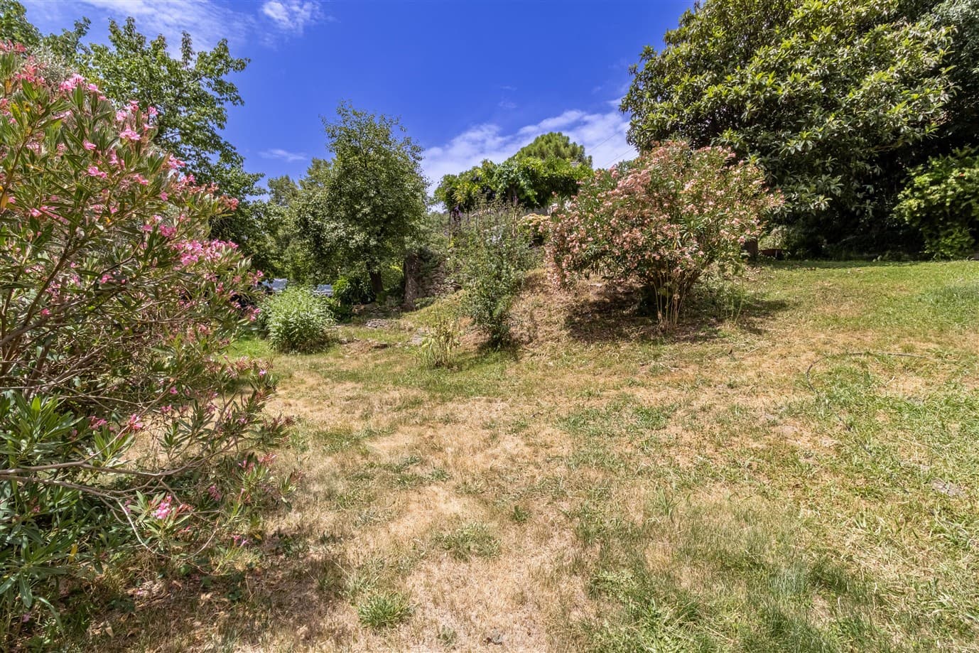 6 bedroom Finca/Country House for sale in Pampaneira with pool garage - € 275,000 (Ref: 9971677)