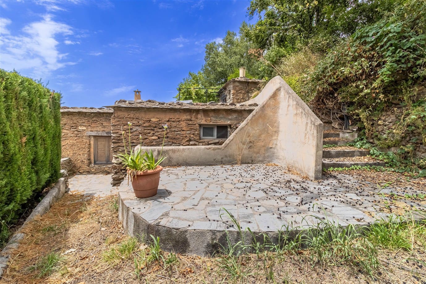 6 bedroom Finca/Country House for sale in Pampaneira with pool garage - € 275,000 (Ref: 9971677)