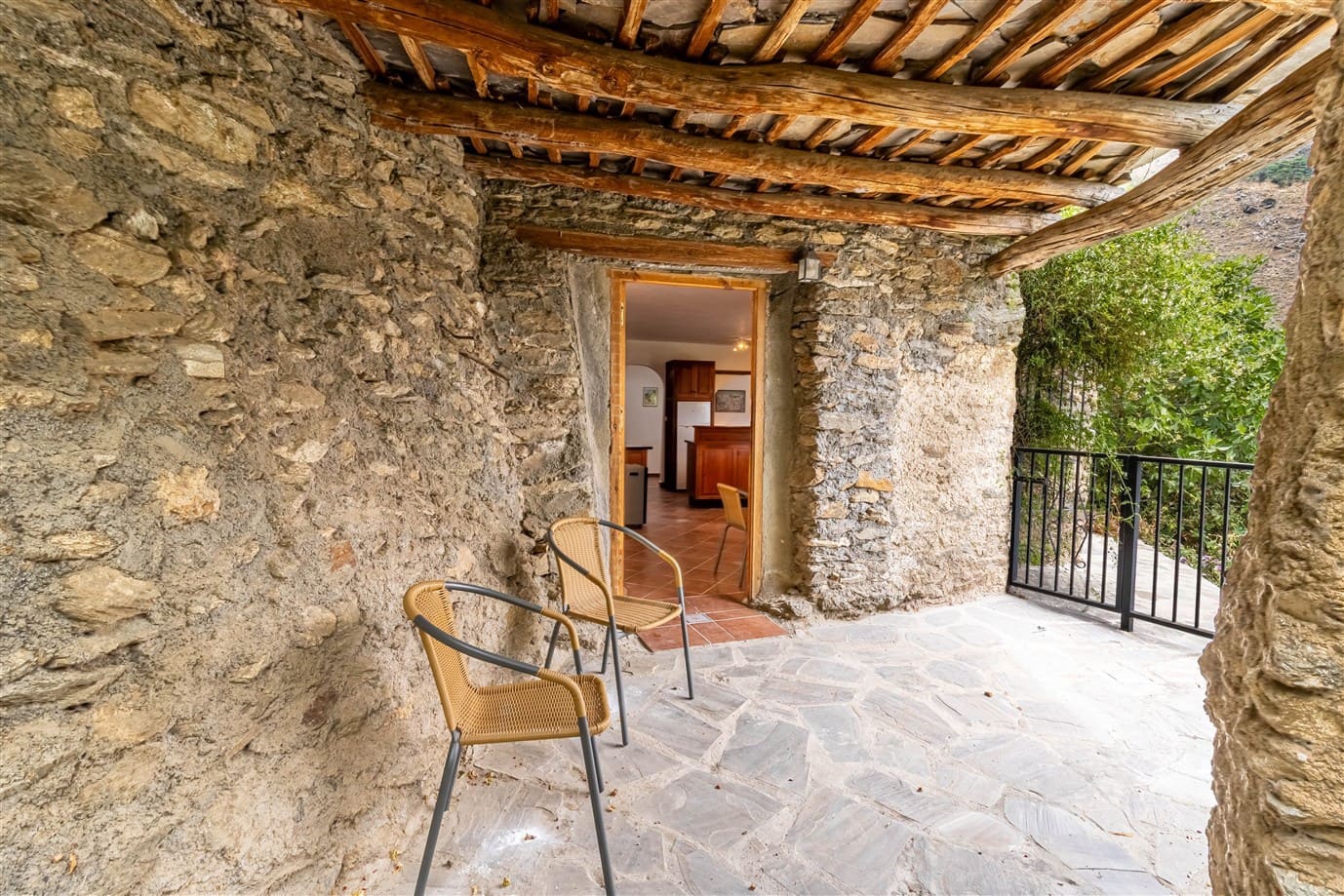 6 bedroom Finca/Country House for sale in Pampaneira with pool garage - € 275,000 (Ref: 9971677)