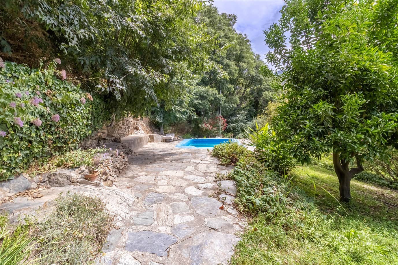 6 bedroom Finca/Country House for sale in Pampaneira with pool garage - € 275,000 (Ref: 9971677)