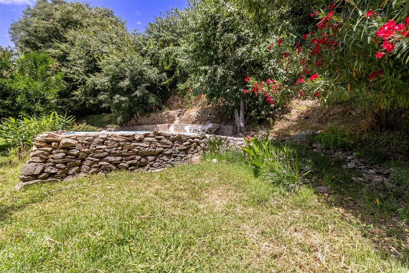 6 bedroom Finca/Country House for sale in Pampaneira with pool garage - € 275,000 (Ref: 9971677)
