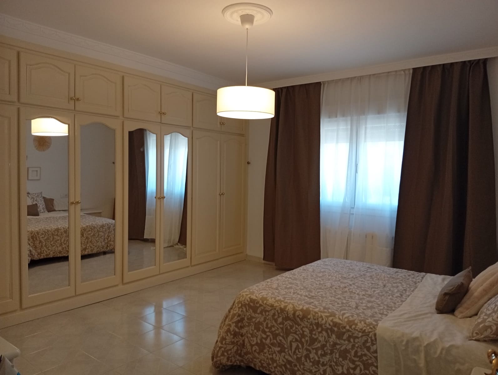 Villa til salgs i Jalon / Xalo med garasje - € 700 000 (Ref: 247593)