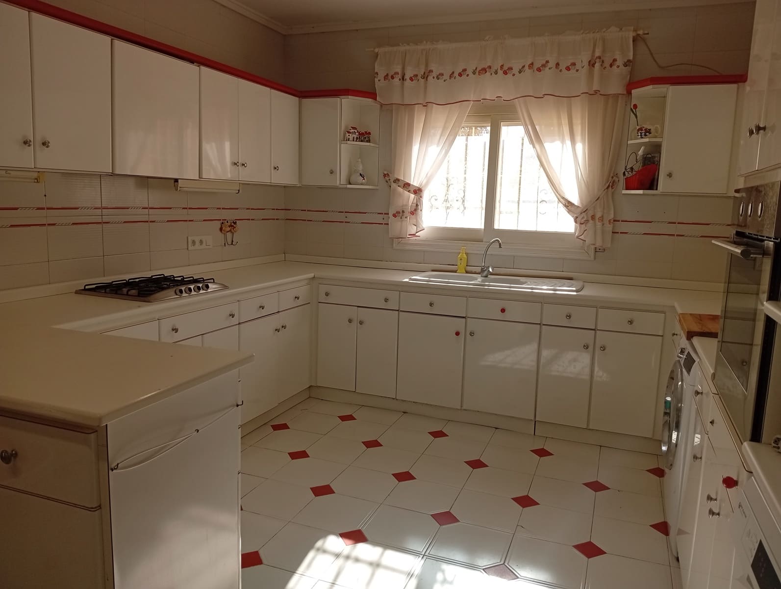 Villa til salgs i Jalon / Xalo med garasje - € 700 000 (Ref: 247593)