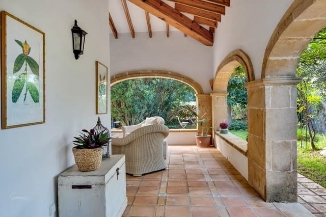 5 bedroom Villa for sale in Dénia with pool garage - € 1,395,000 (Ref: 247812)