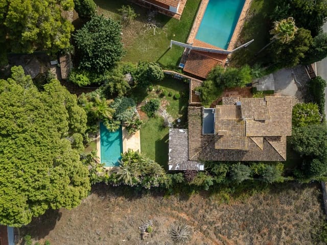 5 bedroom Villa for sale in Dénia with pool garage - € 1,395,000 (Ref: 247812)