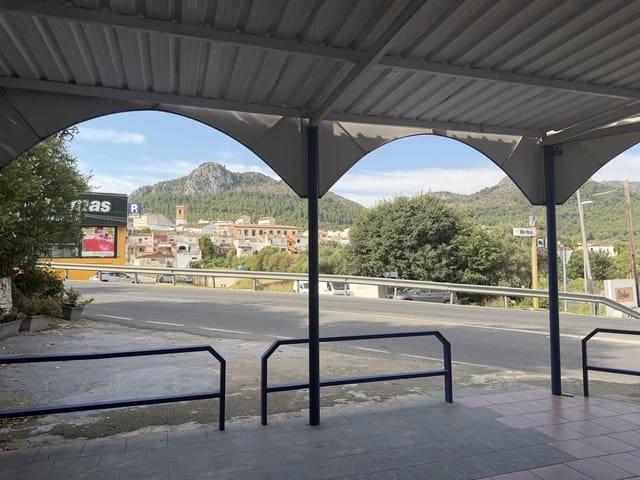 Restaurant/bar te koop in Orba met garage - € 476.000 (Ref: 250399)