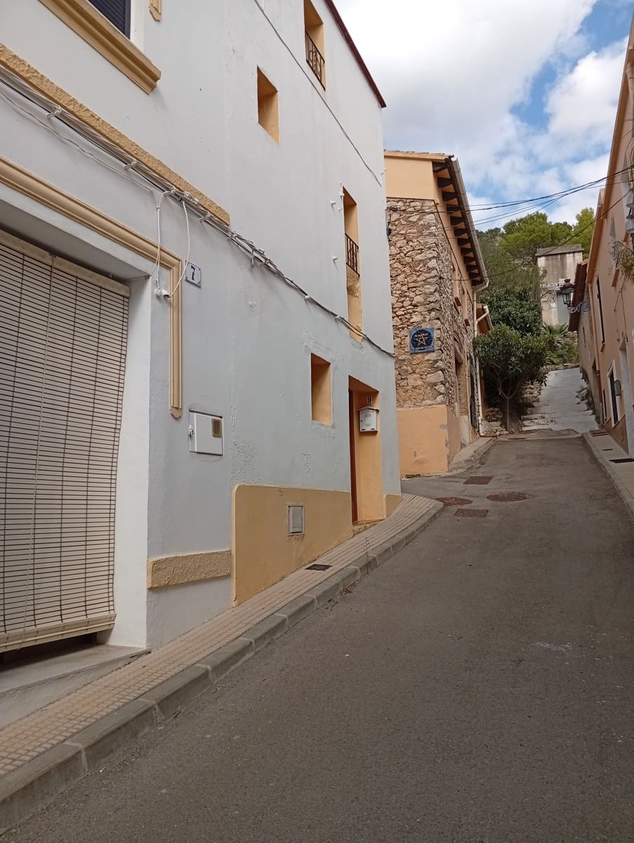 3 soveværelse Byhus til salg i Alcalali / Alcanali - € 110.000 (Ref: 251337)