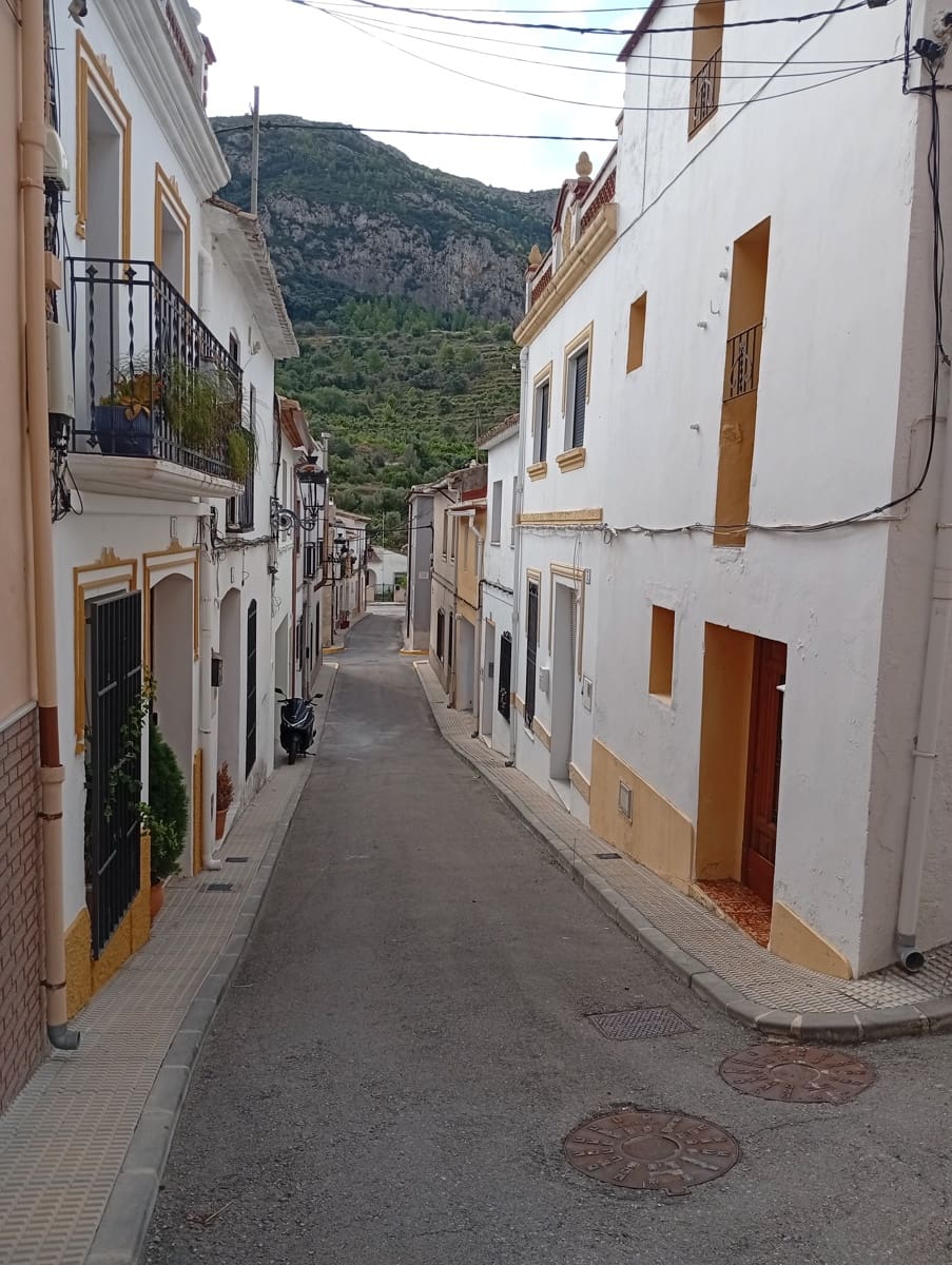 3 soveværelse Byhus til salg i Alcalali / Alcanali - € 110.000 (Ref: 251337)