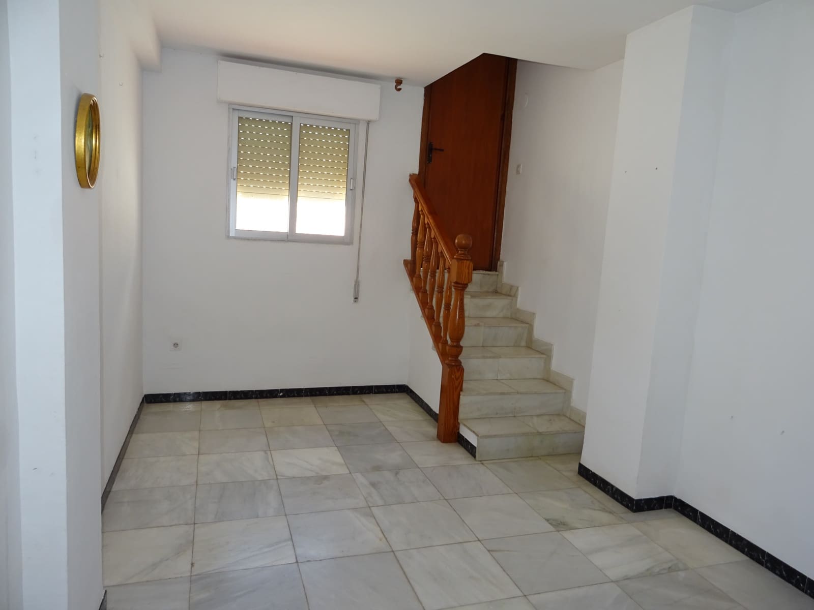 8 soveværelse Byhus til salg i Jalon / Xalo - € 330.000 (Ref: 251340)