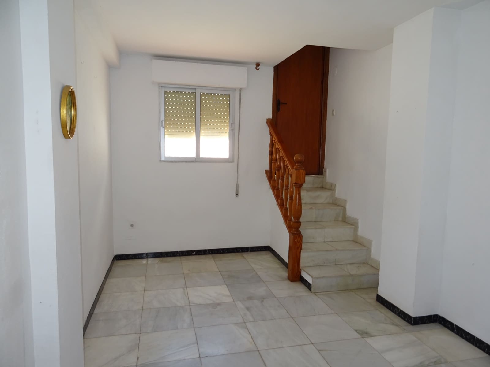 8 soveværelse Byhus til salg i Jalon / Xalo - € 330.000 (Ref: 251340)