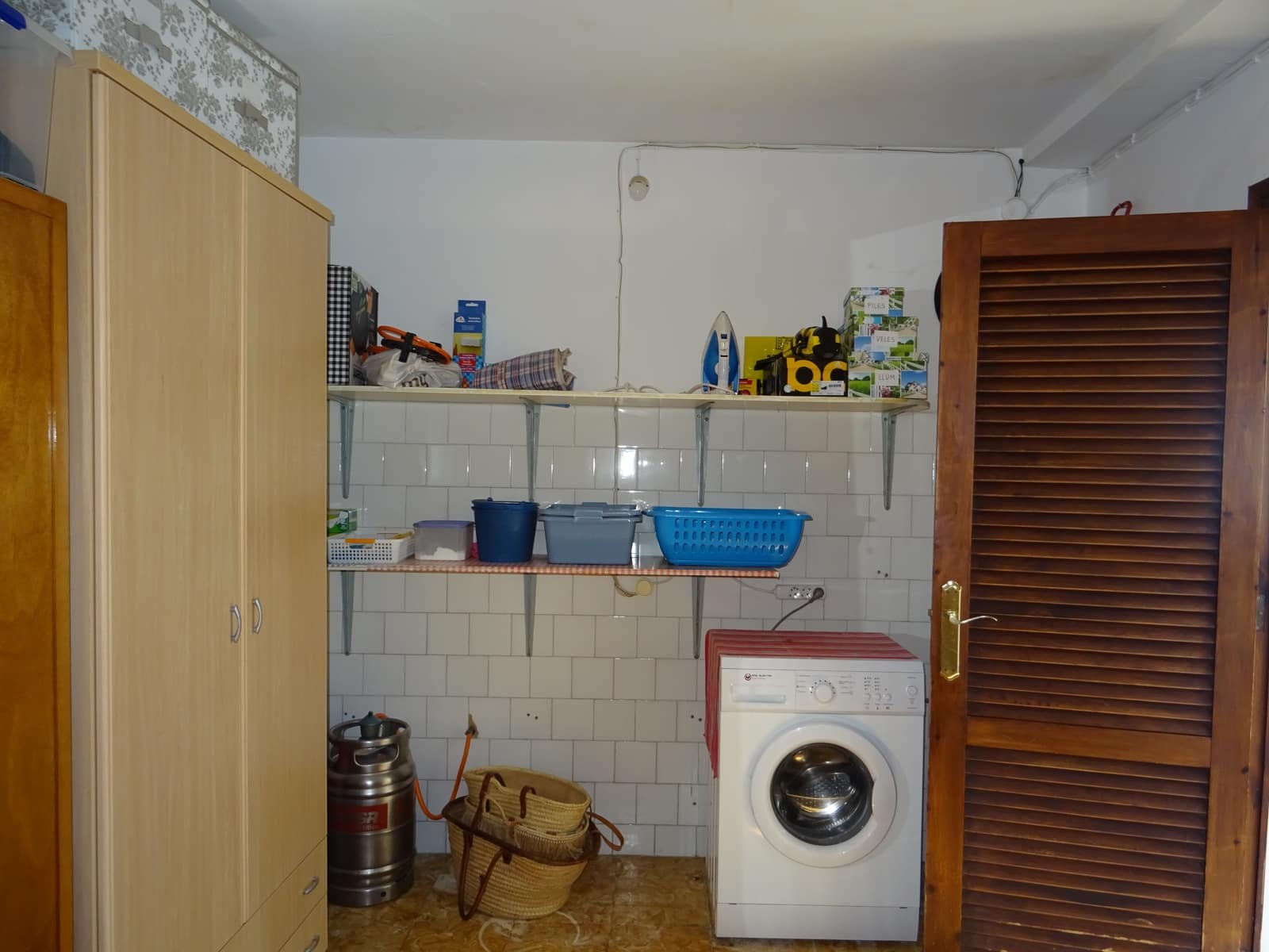 8 soveværelse Byhus til salg i Jalon / Xalo - € 330.000 (Ref: 251340)