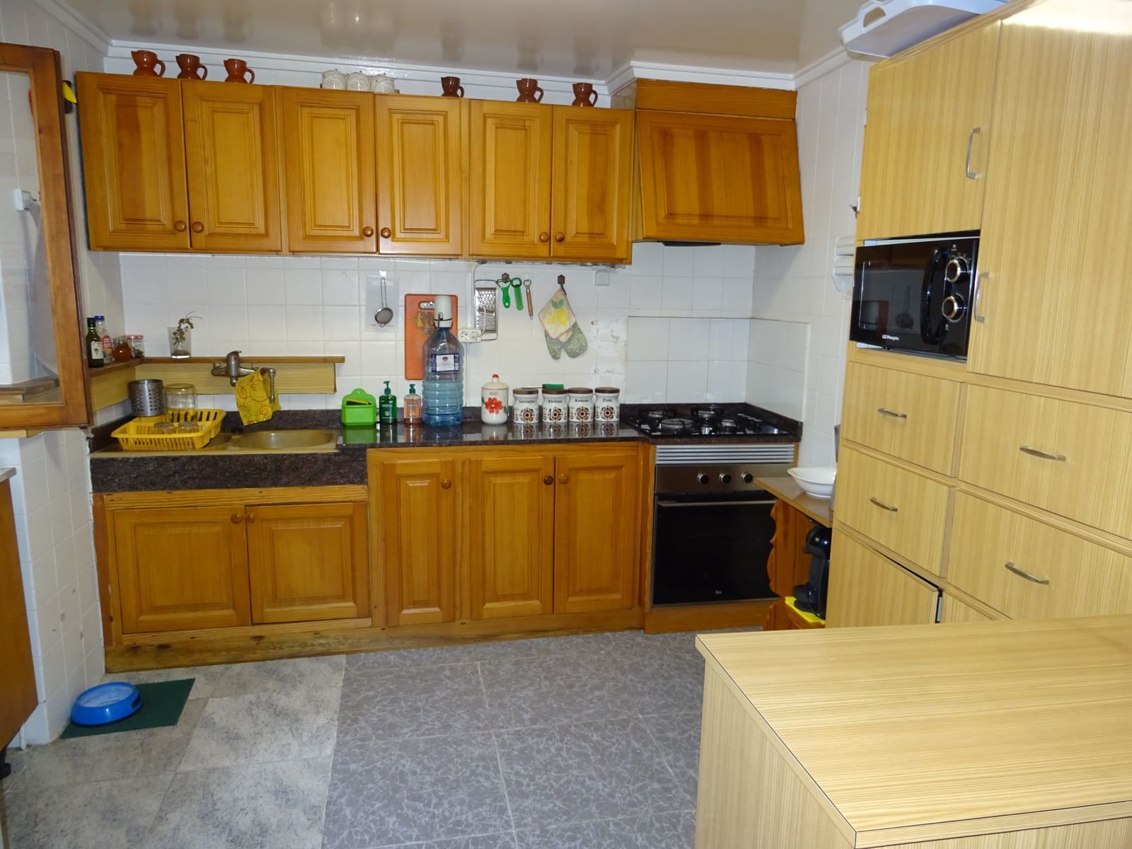 8 soveværelse Byhus til salg i Jalon / Xalo - € 330.000 (Ref: 251340)