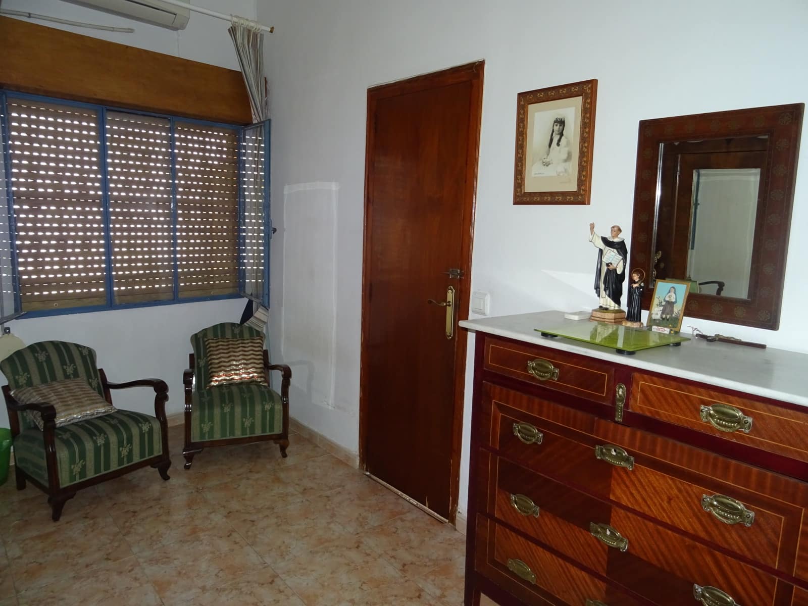 8 soveværelse Byhus til salg i Jalon / Xalo - € 330.000 (Ref: 251340)