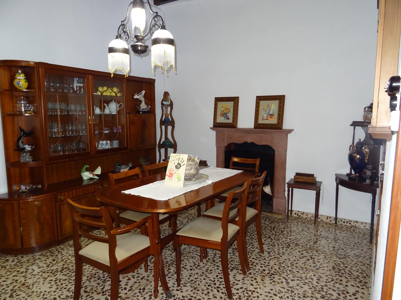 8 soveværelse Byhus til salg i Jalon / Xalo - € 330.000 (Ref: 251340)