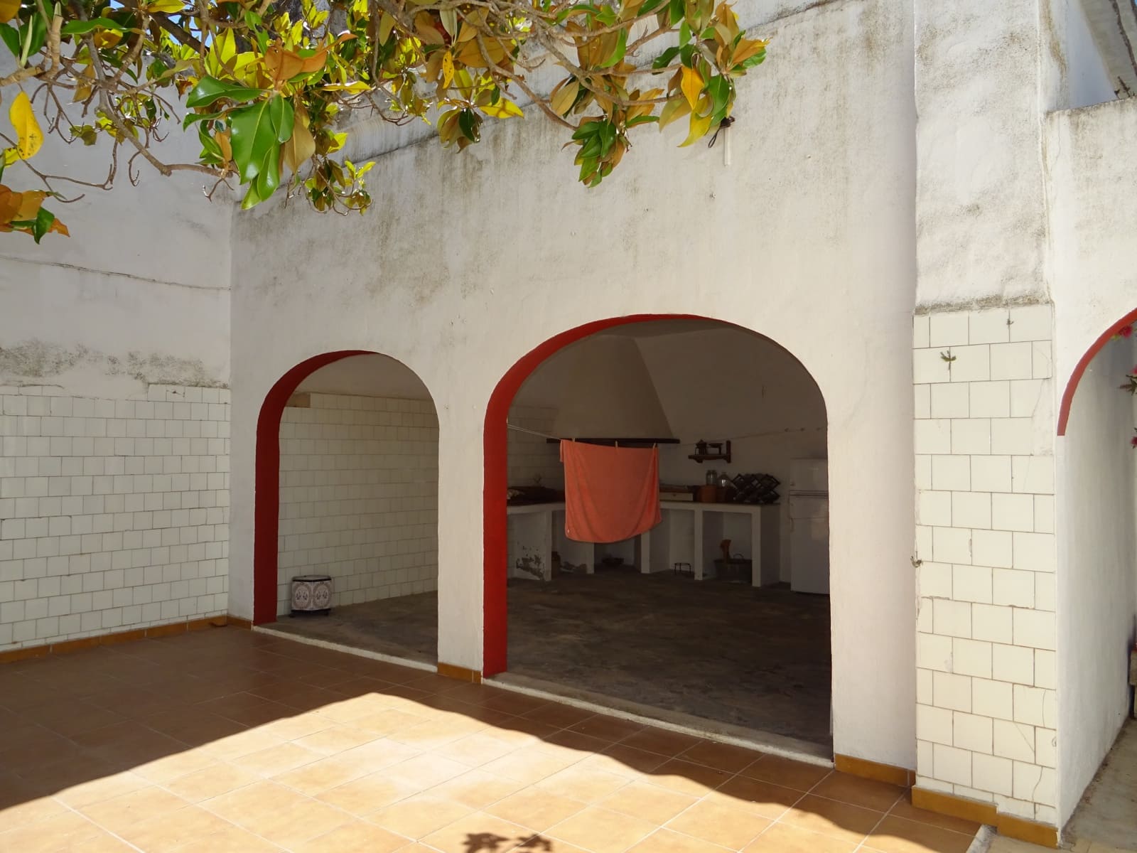 8 soveværelse Byhus til salg i Jalon / Xalo - € 330.000 (Ref: 251340)