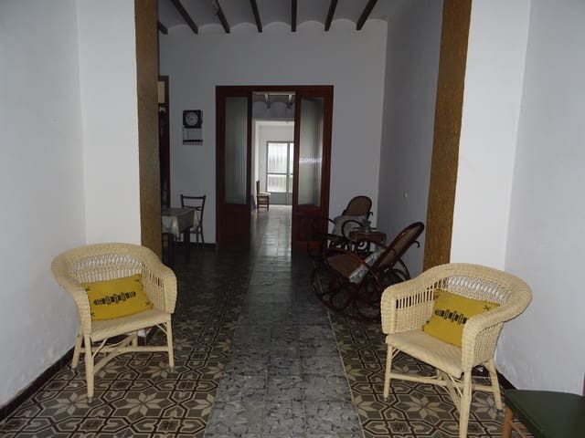 4 makuuhuone Omakotitalo myytävänä paikassa Alcalalí / Alcanalí - 189 000 € (Ref: 265136)