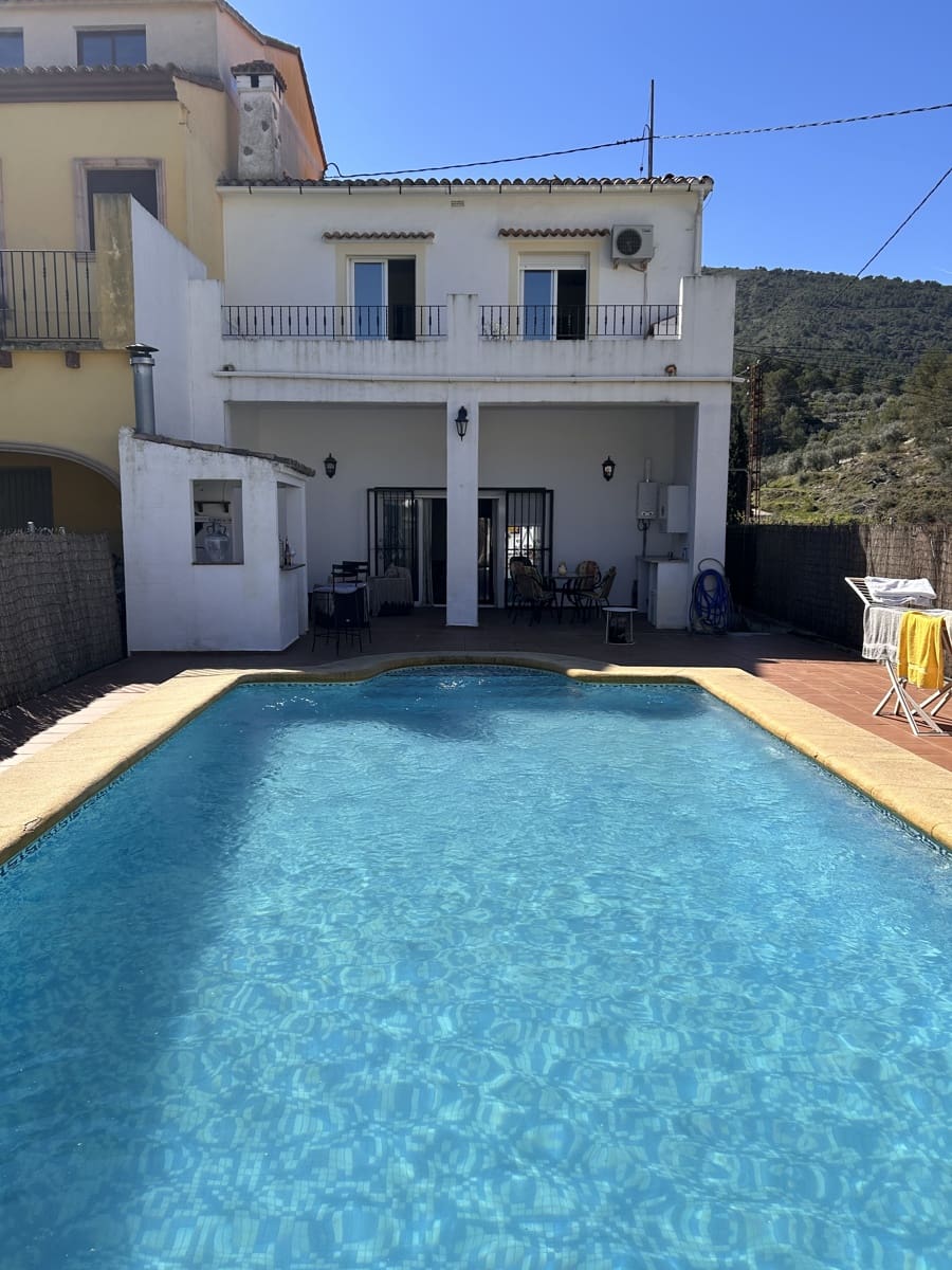5 Zimmer Villa zu verkaufen in Castell de Castells mit Pool - 275.000 € (Ref: 283790)