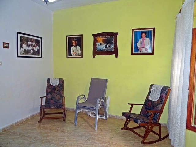 5 makuuhuone Omakotitalo myytävänä paikassa Orba - 165 000 € (Ref: 714513)