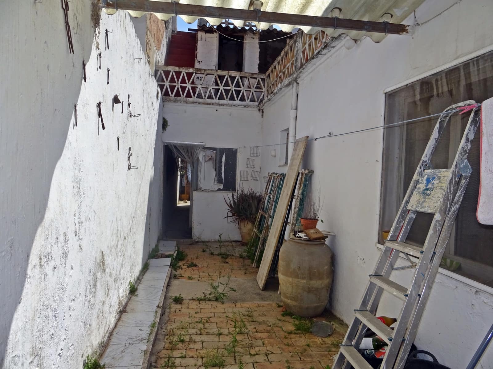 5 bedroom Townhouse for sale in Orba - € 165,000 (Ref: 714513)