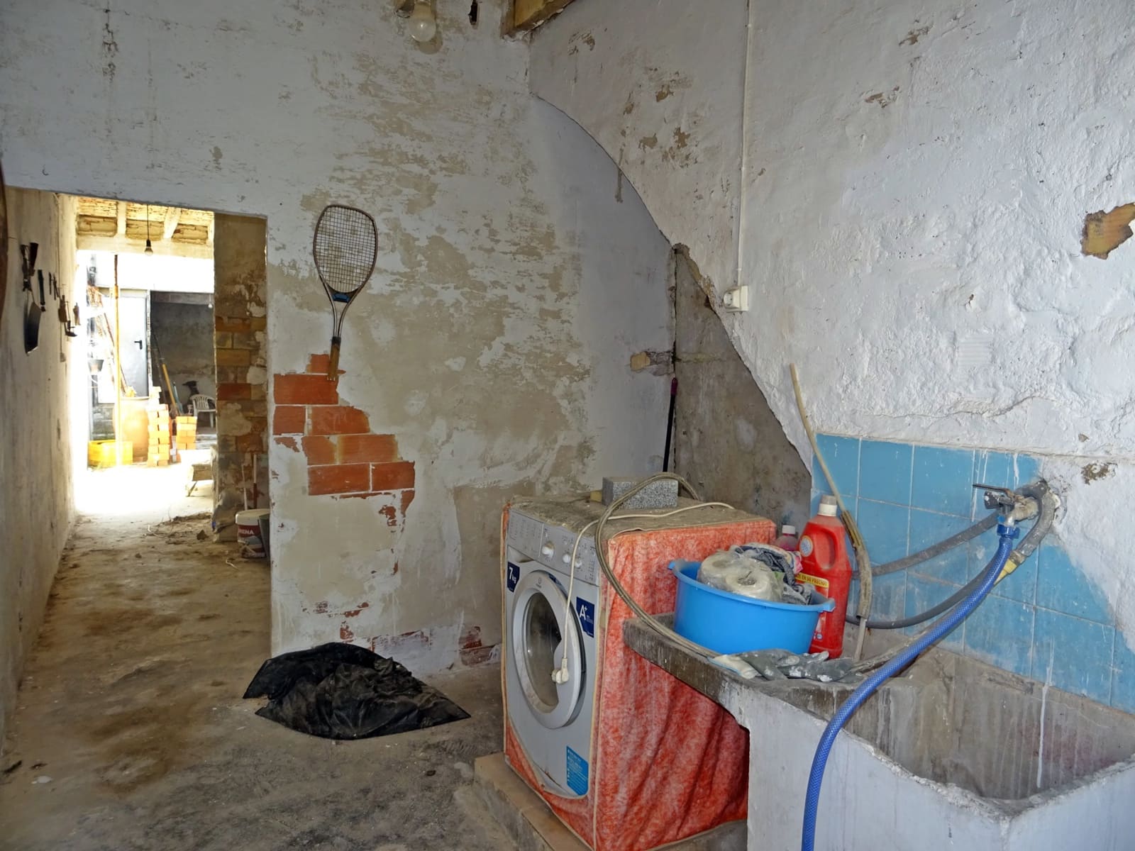 5 bedroom Townhouse for sale in Orba - € 165,000 (Ref: 714513)