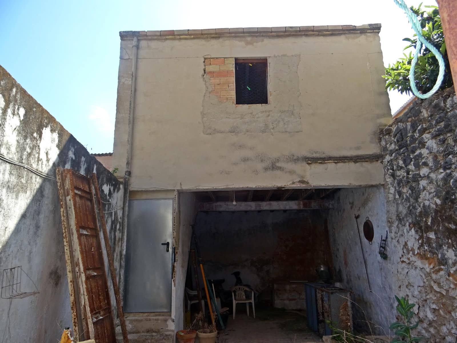 5 bedroom Townhouse for sale in Orba - € 165,000 (Ref: 714513)