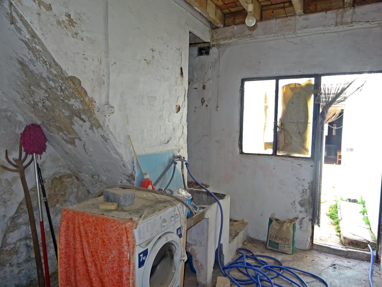 5 bedroom Townhouse for sale in Orba - € 165,000 (Ref: 714513)