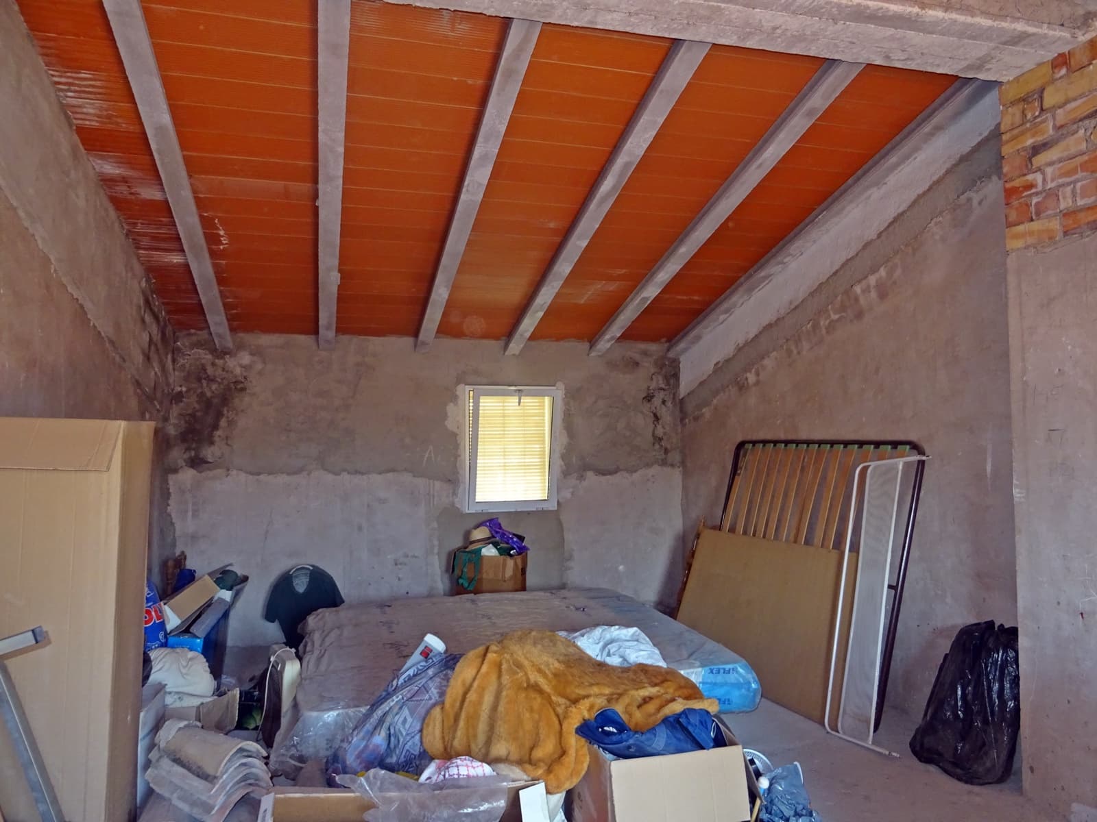 5 bedroom Townhouse for sale in Orba - € 165,000 (Ref: 714513)