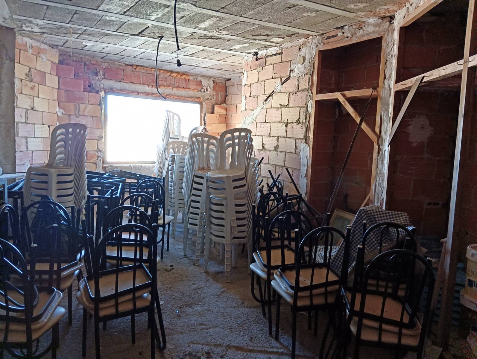 Restaurant/Bar for sale in Tormos - € 260,000 (Ref: 714515)