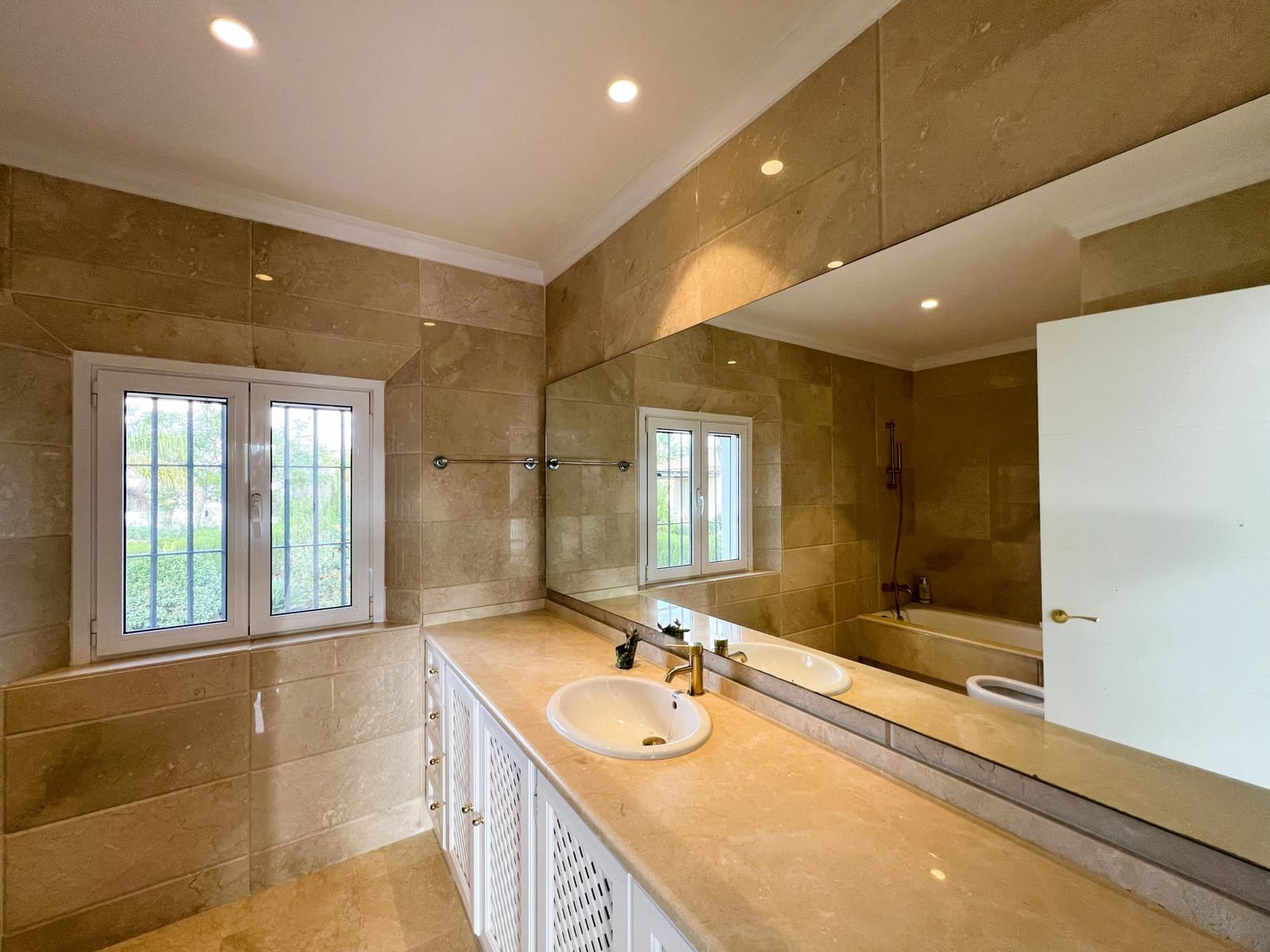 4 chambre Villa/Maison à vendre à Sotogrande avec piscine garage - 1 700 000 € (Ref: 9735920)