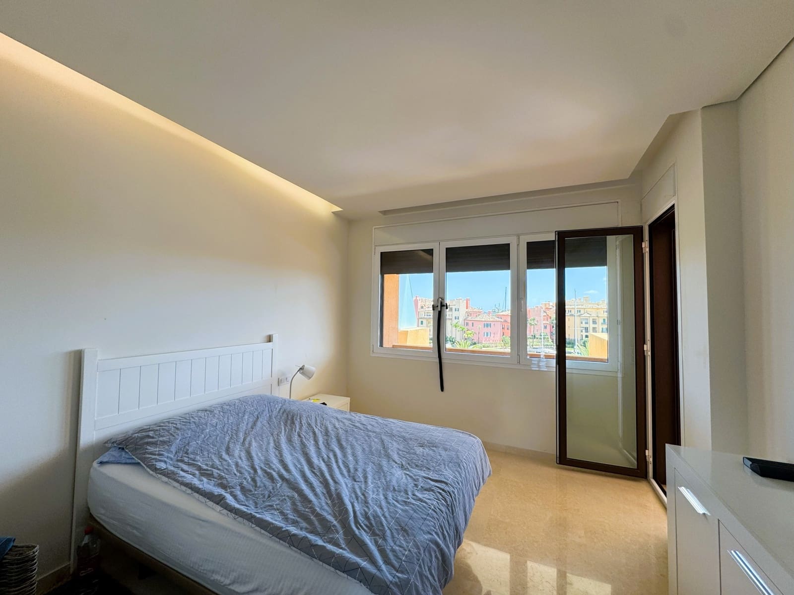 4 sypialnia Apartament na sprzedaż w Sotogrande z basenem garażem - 1 450 000 € (Ref: 9735921)