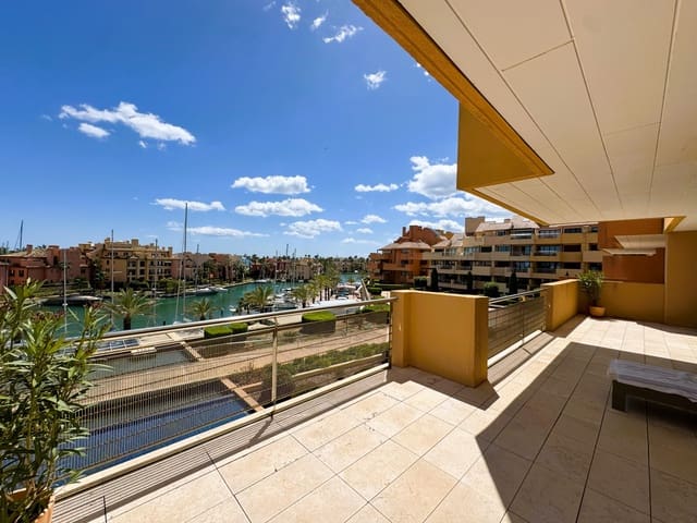 4 soveværelse Lejlighed til salg i Puerto de Sotogrande - La Marina, San Roque med swimmingpool garage - € 1.450.000 (Ref: 9735921)