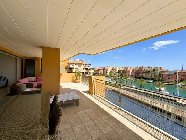 4 soveværelse Lejlighed til salg i Puerto de Sotogrande - La Marina, San Roque med swimmingpool garage - € 1.450.000 (Ref: 9735921)