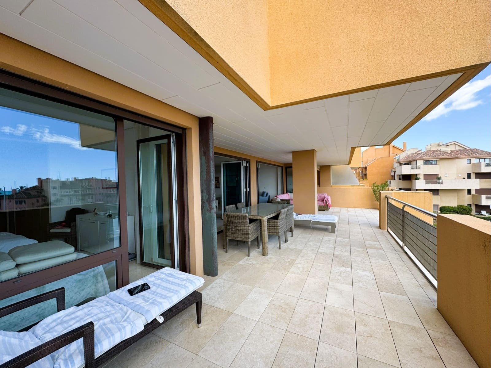 4 sypialnia Apartament na sprzedaż w Sotogrande z basenem garażem - 1 450 000 € (Ref: 9735921)