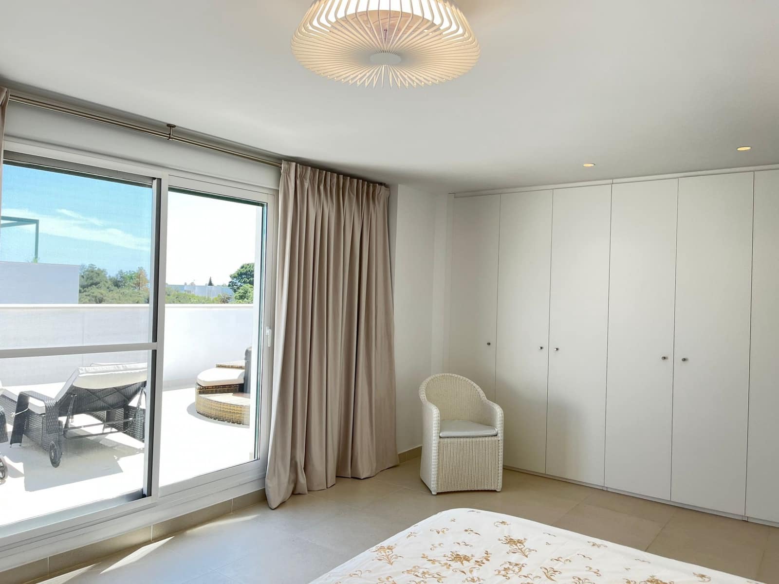 3 slaapkamer Penthouse te koop in Sotogrande met zwembad garage - € 745.000 (Ref: 9735923)